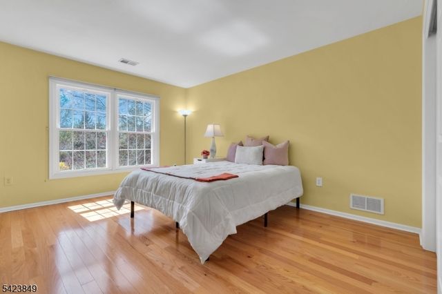 64 Bradley Ln, Bridgewater Twp., NJ 08807