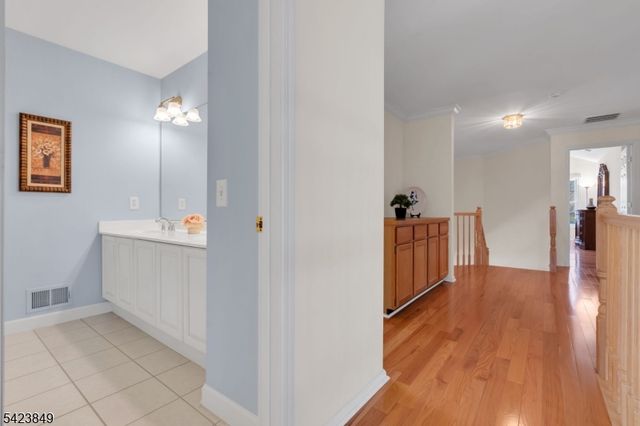 64 Bradley Ln, Bridgewater Twp., NJ 08807