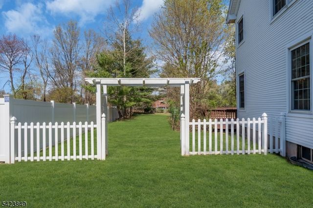 64 Bradley Ln, Bridgewater Twp., NJ 08807