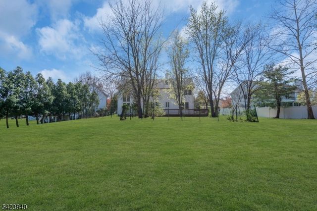64 Bradley Ln, Bridgewater Twp., NJ 08807