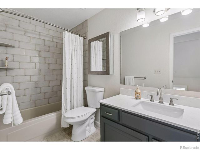 8099 Meadowdale Square, Niwot, CO 80503