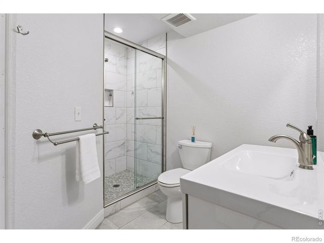 8099 Meadowdale Square, Niwot, CO 80503