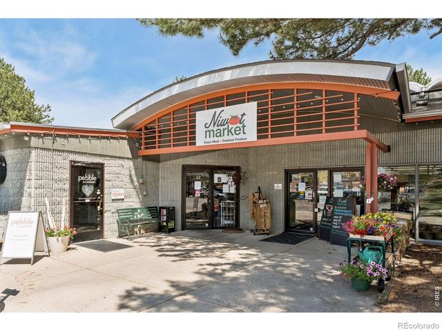 8099 Meadowdale Square, Niwot, CO 80503