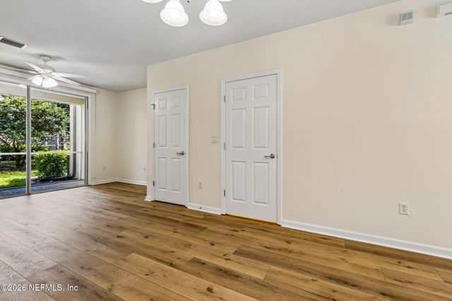 11445 SUMMERVIEW Circle, Jacksonville, FL 32256