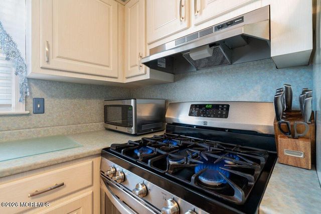 51 Cypress Road, Toms River, NJ 08753