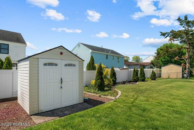 51 Cypress Road, Toms River, NJ 08753