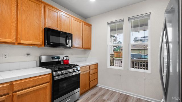 750 Harbor Park Dr, Suisun City, CA 94585