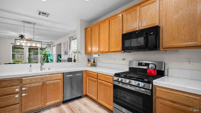 750 Harbor Park Dr, Suisun City, CA 94585