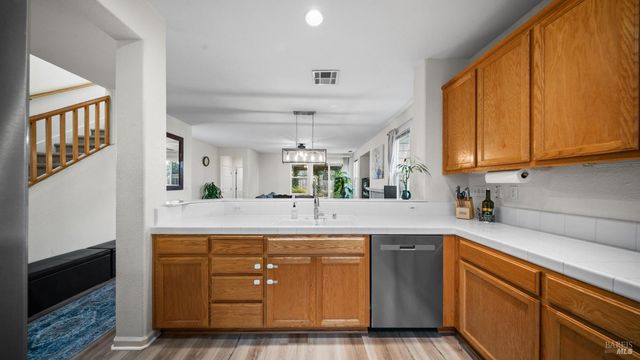 750 Harbor Park Dr, Suisun City, CA 94585