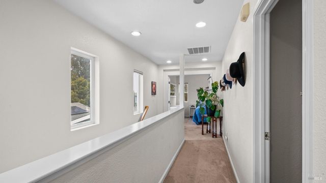 750 Harbor Park Dr, Suisun City, CA 94585