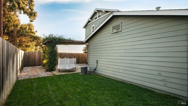 750 Harbor Park Dr, Suisun City, CA 94585