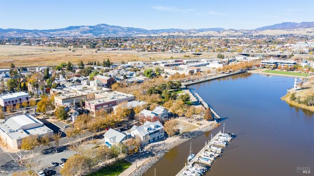 750 Harbor Park Dr, Suisun City, CA 94585