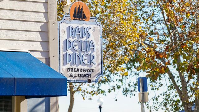 750 Harbor Park Dr, Suisun City, CA 94585