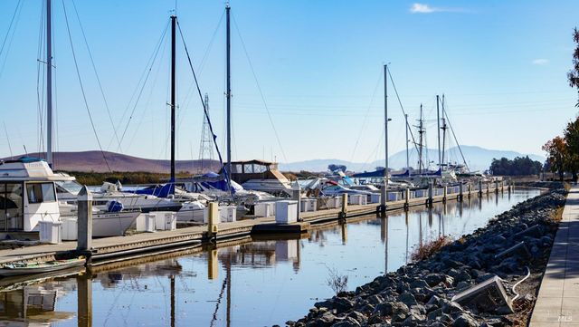 750 Harbor Park Dr, Suisun City, CA 94585