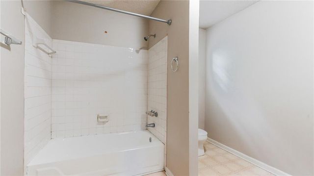 1040 Redan Trace, Stone Mountain, GA 30088