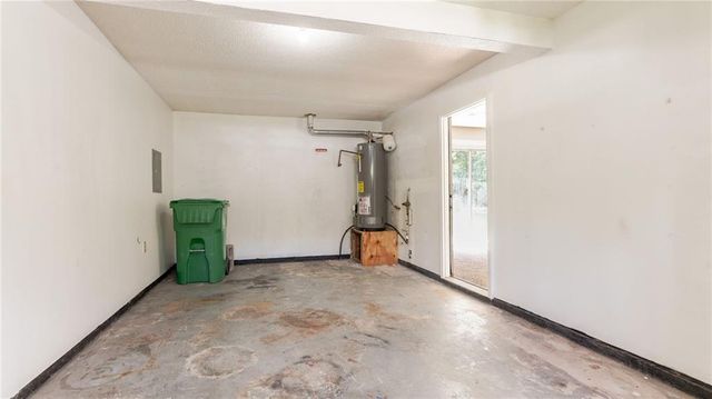 1040 Redan Trace, Stone Mountain, GA 30088