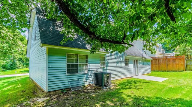 1040 Redan Trace, Stone Mountain, GA 30088