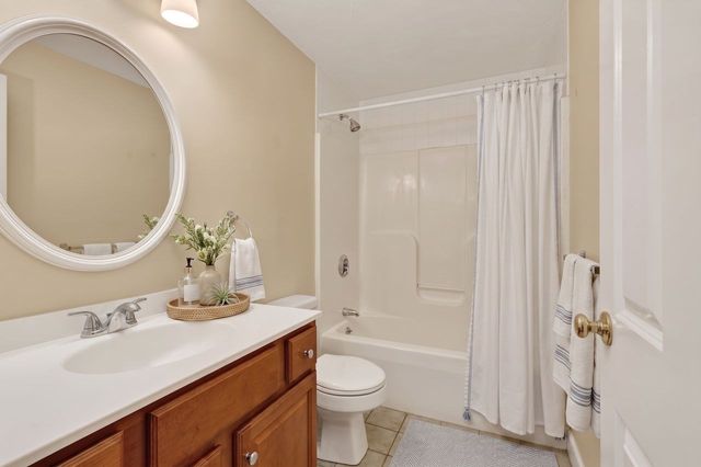168 North St 4, Weymouth, MA 02191