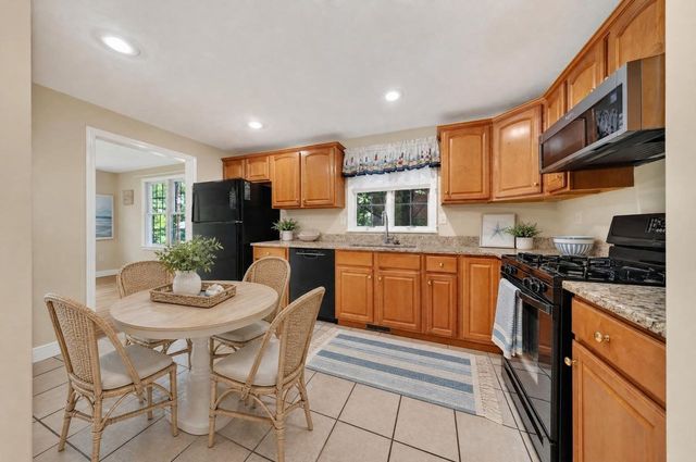 168 North St 4, Weymouth, MA 02191