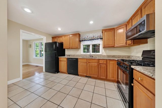 168 North St 4, Weymouth, MA 02191