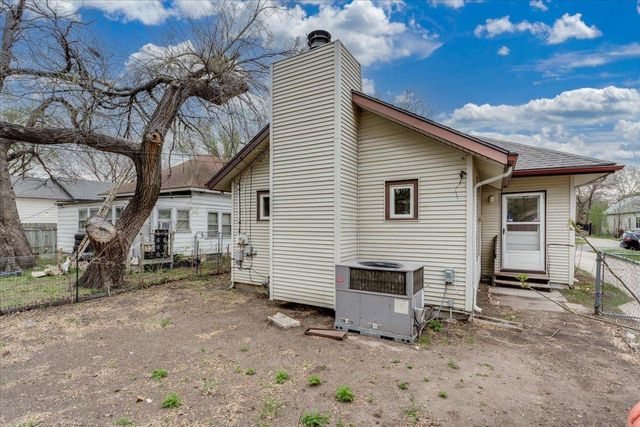 1515 S Saint Francis St, Wichita, KS 67211