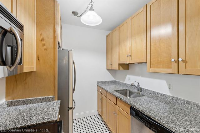 15 E Kirby Street 1107, Detroit, MI 48202