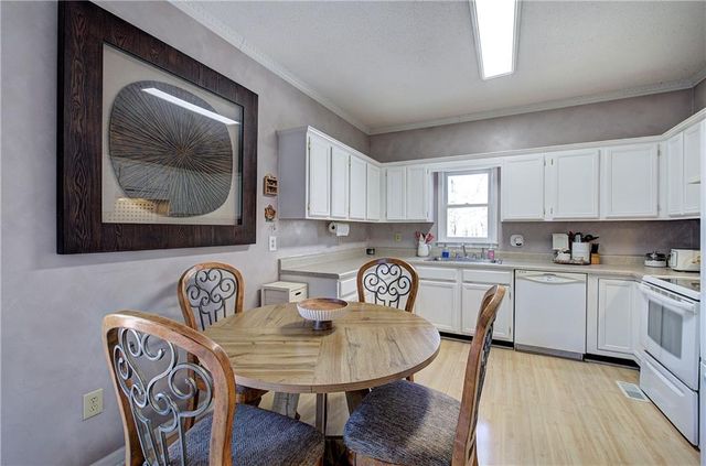 14 Buckskin SW Drive, Cartersville, GA 30120