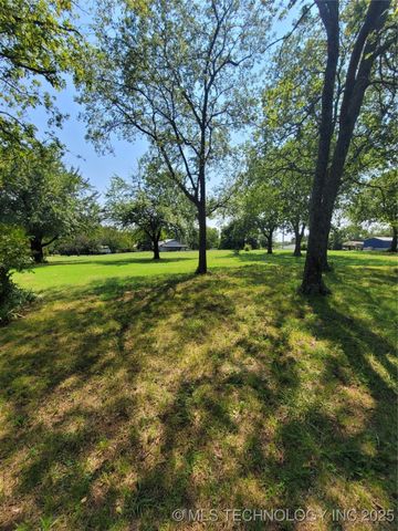 N Maytubby Street, Kingston, OK 73439