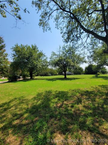 N Maytubby Street, Kingston, OK 73439