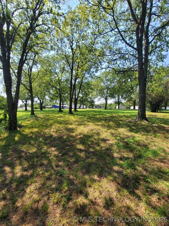 N Maytubby Street, Kingston, OK 73439