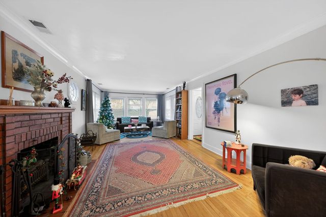 979 Vine Street, Winnetka, IL 60093