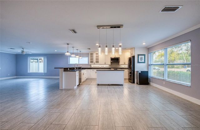 6408 7TH AVENUE N, St Petersburg, FL 33710