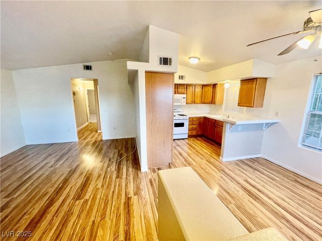 520 Arrowhead Trail 221, Henderson, NV 89015