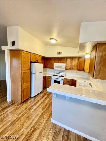 520 Arrowhead Trail 221, Henderson, NV 89015