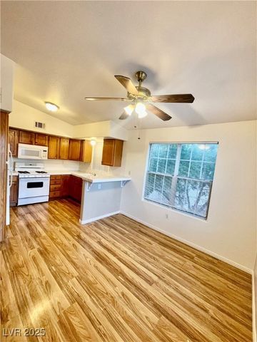 520 Arrowhead Trail 221, Henderson, NV 89015