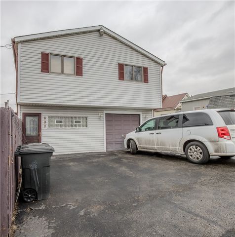 690 Baird Ave, Canton Twp, PA 15301