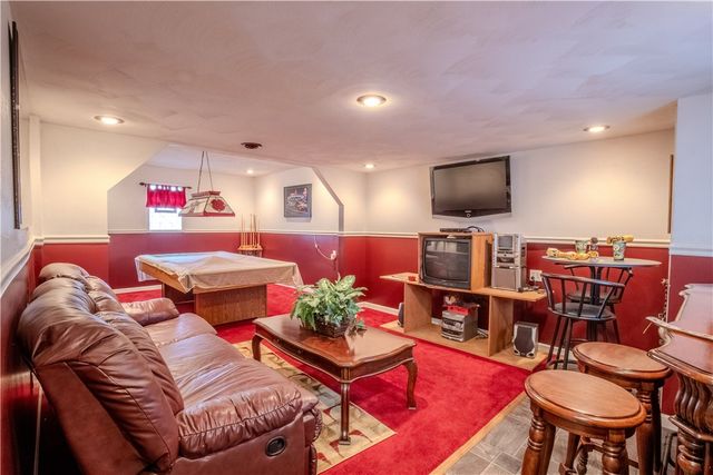 690 Baird Ave, Canton Twp, PA 15301