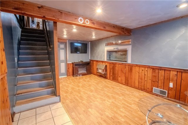 690 Baird Ave, Canton Twp, PA 15301