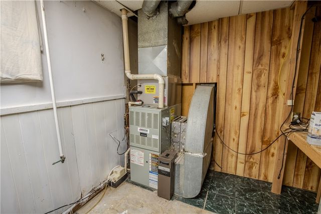 690 Baird Ave, Canton Twp, PA 15301