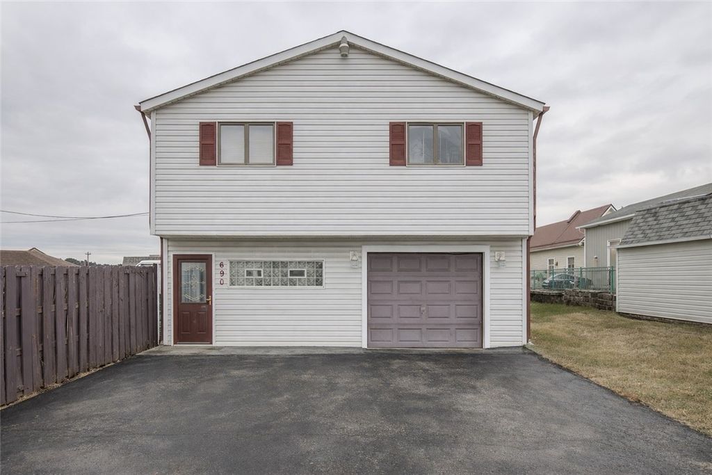 690 Baird Ave, Canton Twp, PA 15301