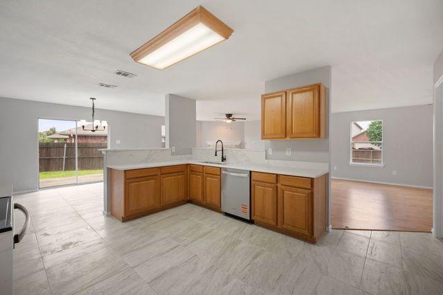 128 Hancock Street, Venus, TX 76084
