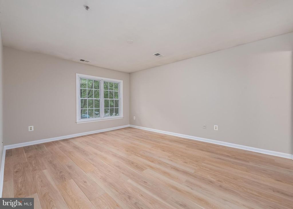15301 DIAMOND COVE TER #8-E, Rockville, MD 20850