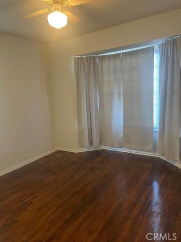 17652 Delano Street, Encino (los Angeles), CA 91316