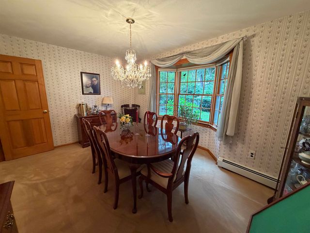226 Amesbury Road, Kensington, NH 03833