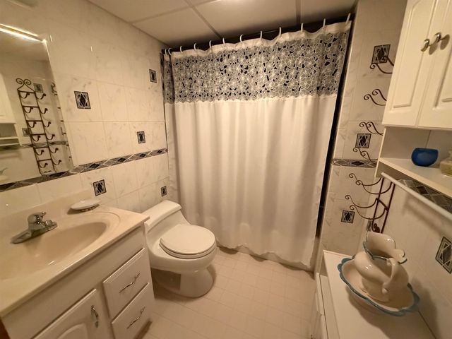 226 Amesbury Road, Kensington, NH 03833