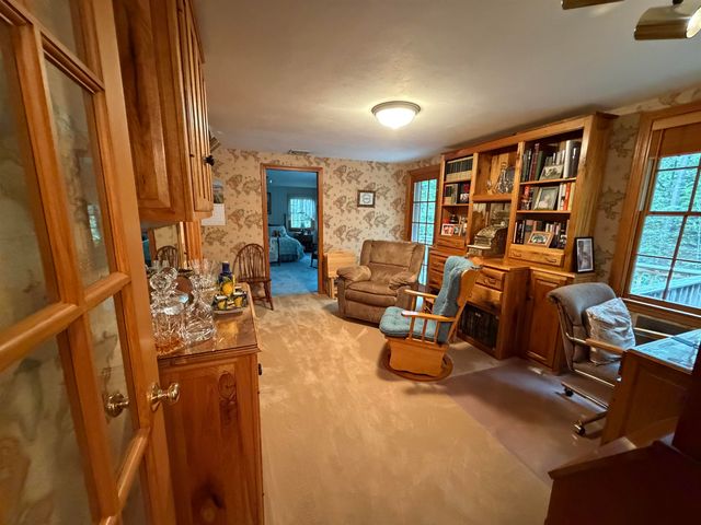 226 Amesbury Road, Kensington, NH 03833