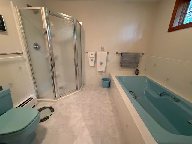 226 Amesbury Road, Kensington, NH 03833