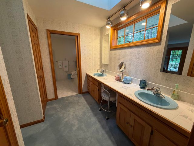 226 Amesbury Road, Kensington, NH 03833