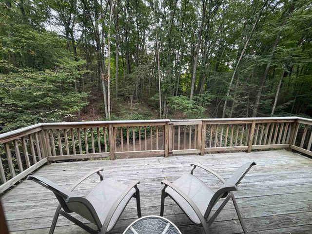 226 Amesbury Road, Kensington, NH 03833