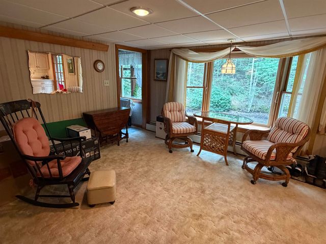 226 Amesbury Road, Kensington, NH 03833